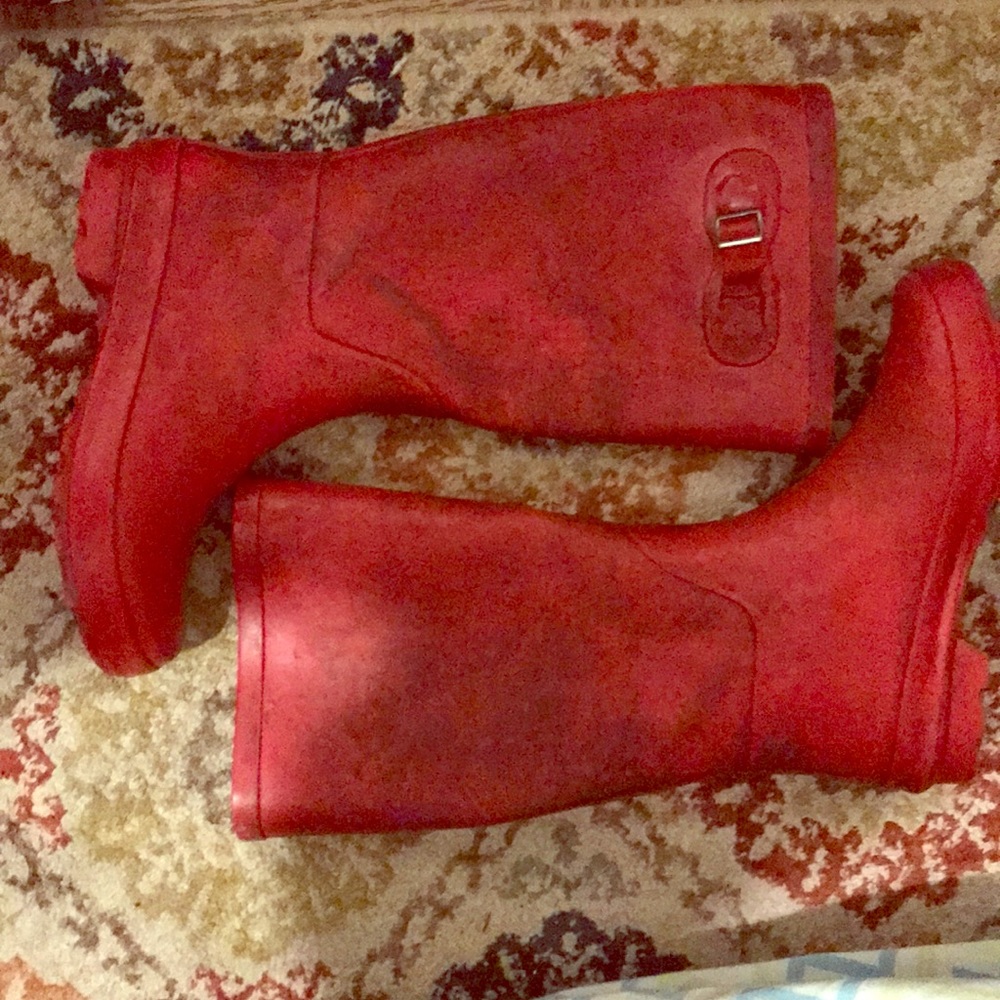 Red rain boots women’s size 8